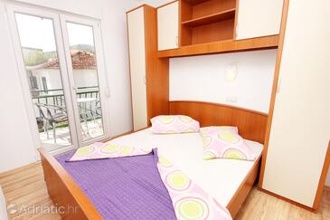Apartments by the sea Drvenik Donja vala, Makarska - 6701