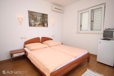 Apartments and rooms with parking space Baška Voda, Makarska - 6704