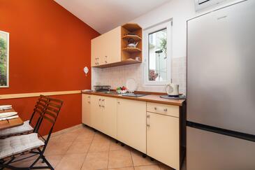 Apartments by the sea Baška Voda, Makarska - 6707