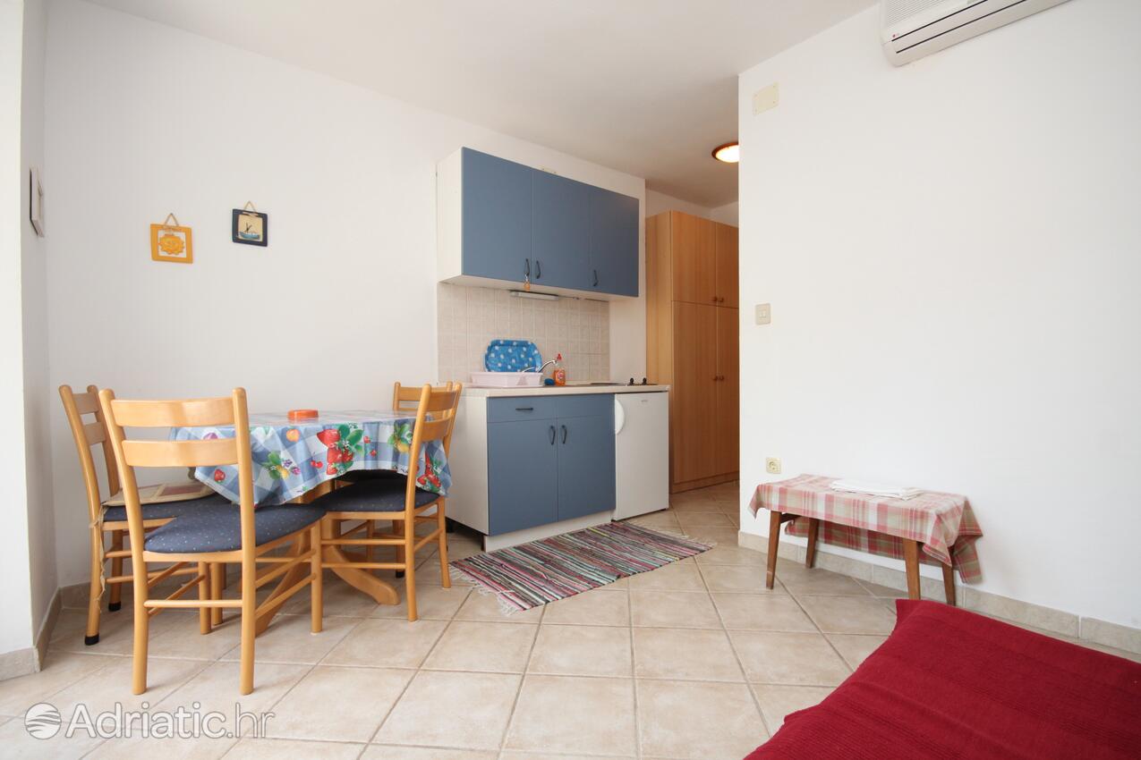 A-6725-a - Alloggi privati - Appartamenti accanto al mare Podgora, Macarsca - Makarska