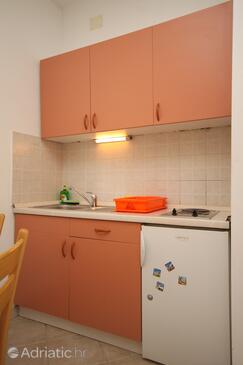 Apartments by the sea Podgora, Makarska - 6725