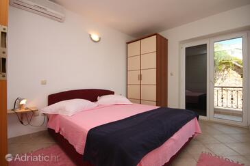 Apartments by the sea Podgora, Makarska - 6725