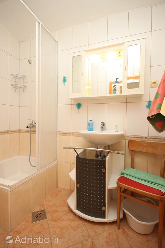 A-6725-e - Alloggi privati - Appartamenti accanto al mare Podgora, Macarsca - Makarska