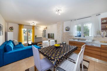 Apartments by the sea Podaca (Makarska) - 6735
