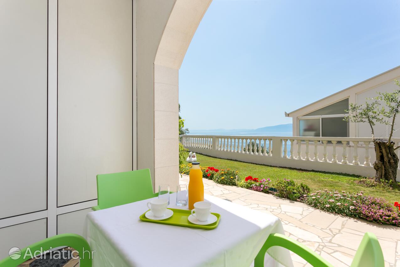 A-6736-a - Private accommodation - Apartments with a parking space Podaca, Makarska