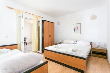 Apartments with parking space Podaca, Makarska - 6736