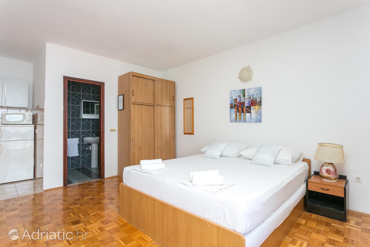 AS-6736-a - Private accommodation - Apartments with a parking space Podaca, Makarska
