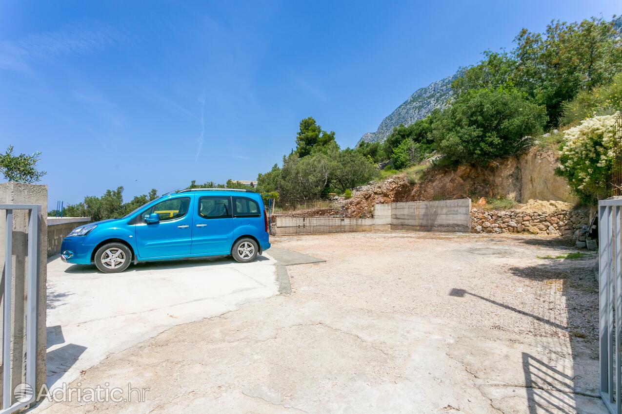 Parking lot - Apartments with a parking space Podaca, Makarska