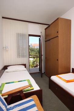Apartments with parking space Podaca, Makarska - 6744