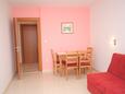 Baška Voda, Eetkamer in accommodatietype apartment, WiFi.
