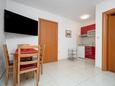Baška Voda, Jedáleň v ubytovacej jednotke apartment, WiFi.