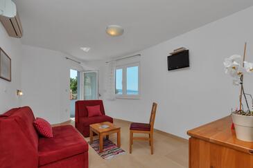 Baška Voda, Obývací pokoj v ubytování typu apartment, s klimatizací a WiFi.