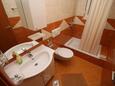 Baška Voda, Badezimmer in folgender Unterkunftsart studio-apartment, WiFi.