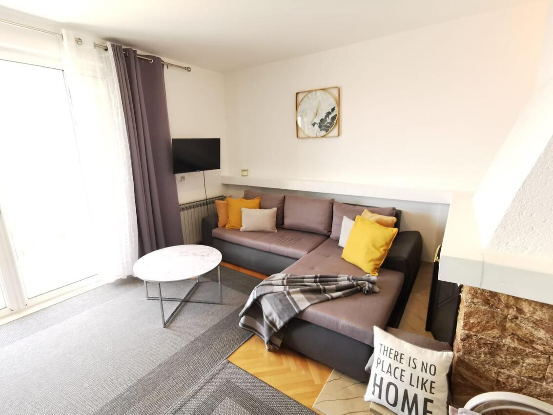 Apartments and rooms with parking space Makarska - 6767