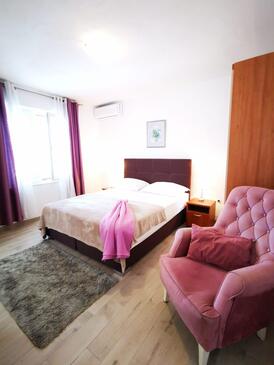 Апартаменты и комнаты с парковкой Макарска - Makarska - 6767