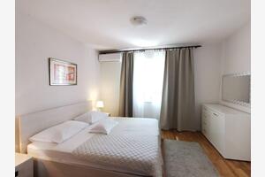 Two bedroom apartment Makarska (A-6767-b)