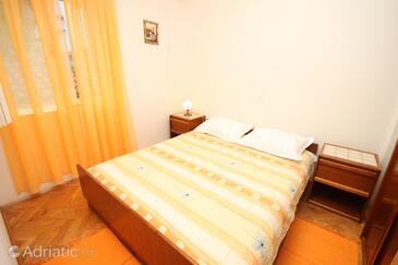 Apartments by the sea Podgora, Makarska - 6781