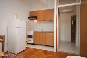 Apartments by the sea Podgora, Makarska - 6781