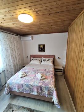 Apartments with parking space Makarska - 6784