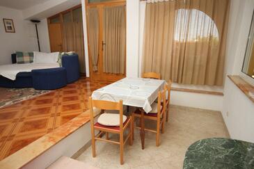 Apartamento com terraço Baška Voda, Dalmácia Central