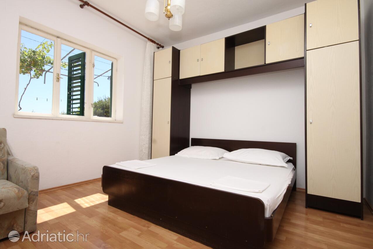 Apartments with parking spaces Makarska - 6791