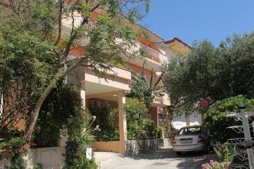 Apartments with terrace Tučepi, Central Dalmatia
