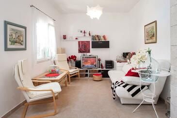 Dom s bazénom pre rodinu Kotišina (Makarská - Makarska) - 6809