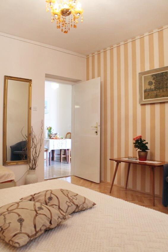 A-6817-a - Alojamiento privado - Apartamentos con piscina Tucepi, Makarska