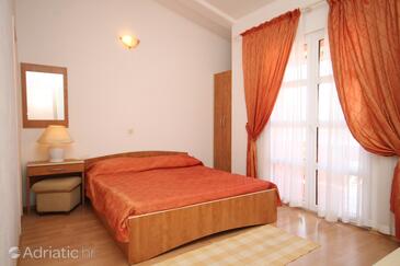 Apartments with swimming pool Tučepi, Makarska - 6817