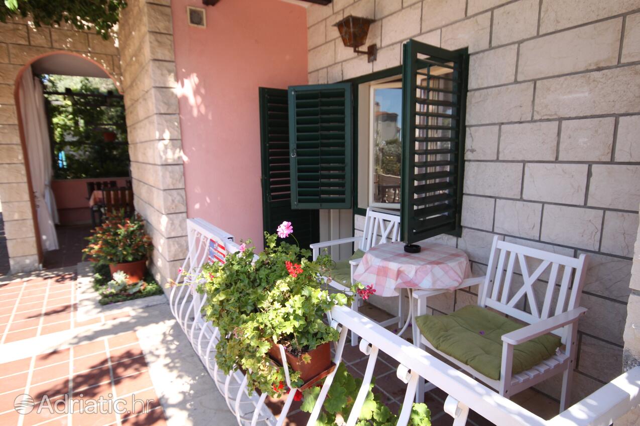 AS-6817-a - Alojamiento privado - Apartamentos con piscina Tucepi, Makarska
