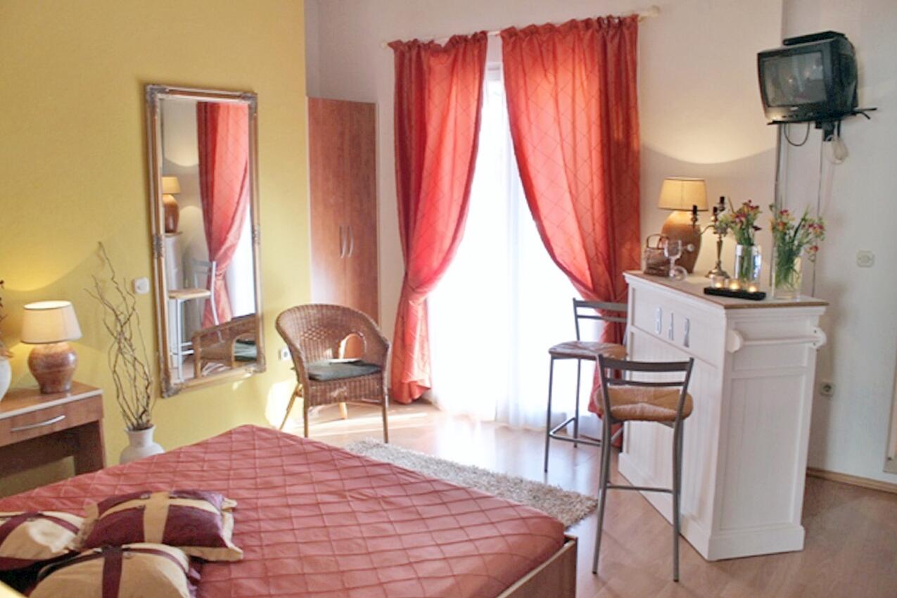 AS-6817-c - Alojamiento privado - Apartamentos con piscina Tucepi, Makarska