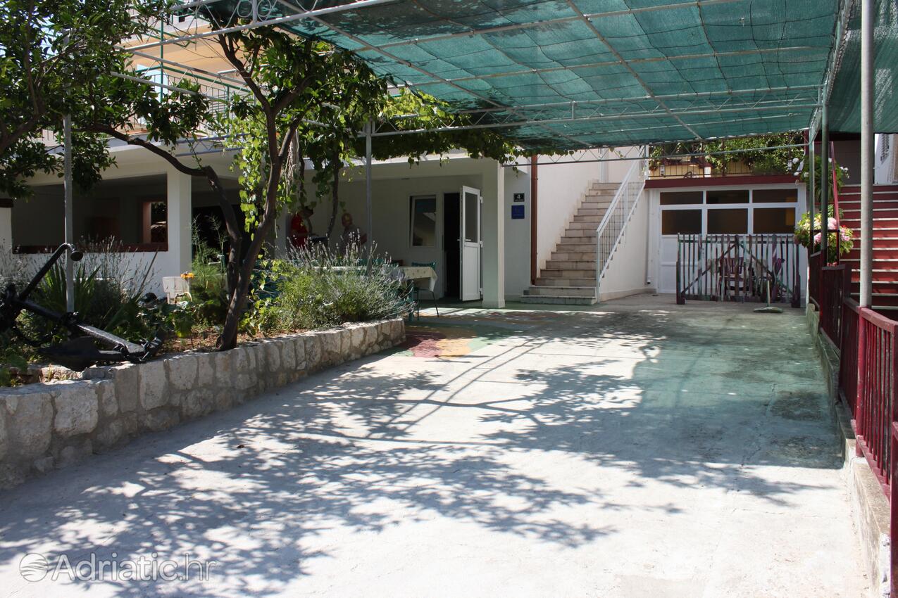 Parking lot - Apartments and rooms with parking space Gradac, Makarska
