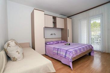 Studio flat Baška Voda, Makarska (AS-6827-c)