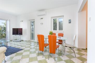 Apartments with swimming pool Brela, Makarska - 6828