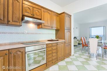 Apartments with swimming pool Brela, Makarska - 6828
