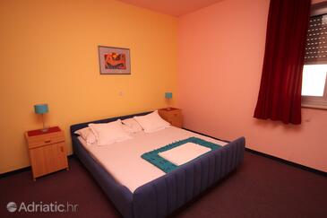 Apartmaji in sobe s parkingom Makarska - 6834