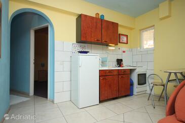 Apartmaji in sobe s parkingom Makarska - 6834