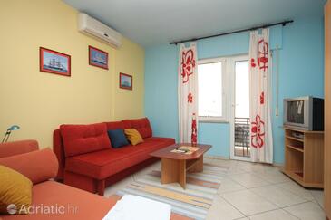 Apartmaji in sobe s parkingom Makarska - 6834