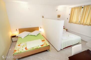 Apartments by the sea Podgora, Makarska - 6836