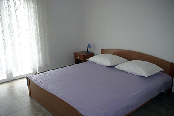 Apartamentos con parking Nevidane, Pasman - 684