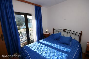 Apartments by the sea Igrane, Makarska - 6840