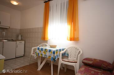 Apartments by the sea Igrane, Makarska - 6840