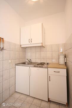 Apartments by the sea Igrane, Makarska - 6840