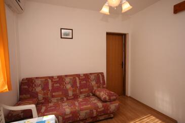 Apartments by the sea Igrane, Makarska - 6840