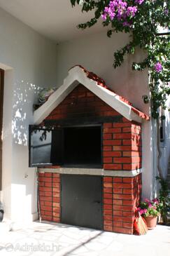 Apartments by the sea Igrane, Makarska - 6840