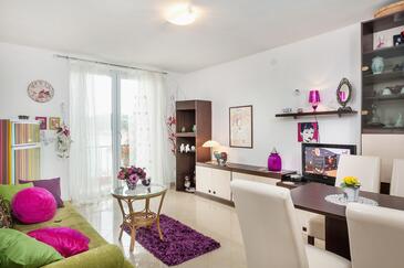Apartmaji ob morju Makarska - 6843
