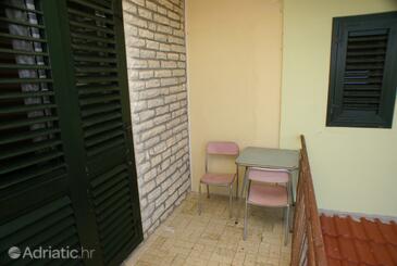 Apartments by the sea Pašman - 685