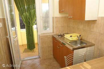 Apartments by the sea Pašman - 685