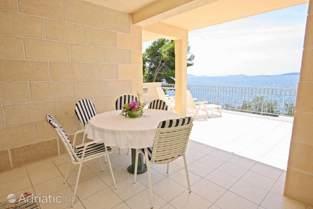 A-6859-a - Private accommodation - Apartments by the sea Okrug Donji, Čiovo