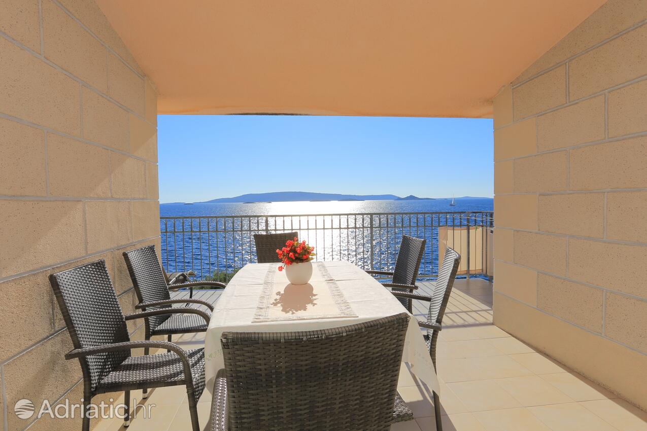 A-6859-c - Private accommodation - Apartments by the sea Okrug Donji, Čiovo